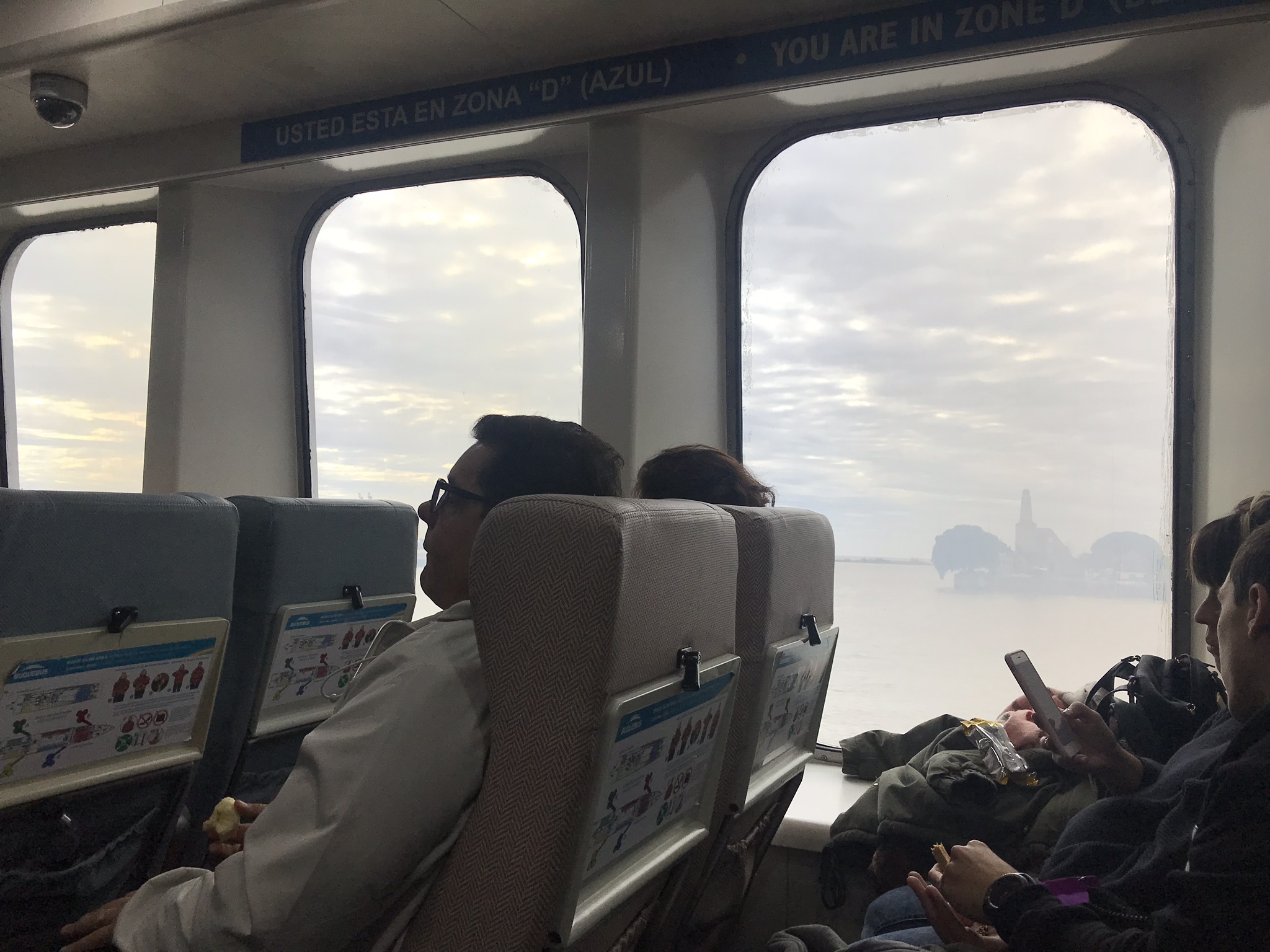 Ferry BuqueBus Buenos Aires a Colonia | Mi Blog de Aventuras | 2018