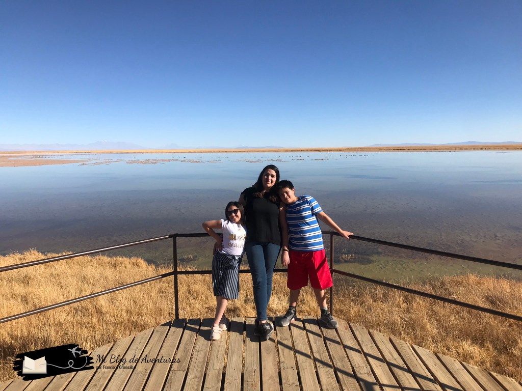 Laguna Cejar con niña y&nbsp;niño