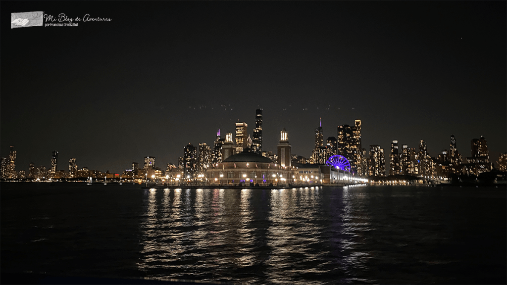Vista de Navy Pier desde un bote en el Lago Michigan | Mi Blog de Aventuras | 2024